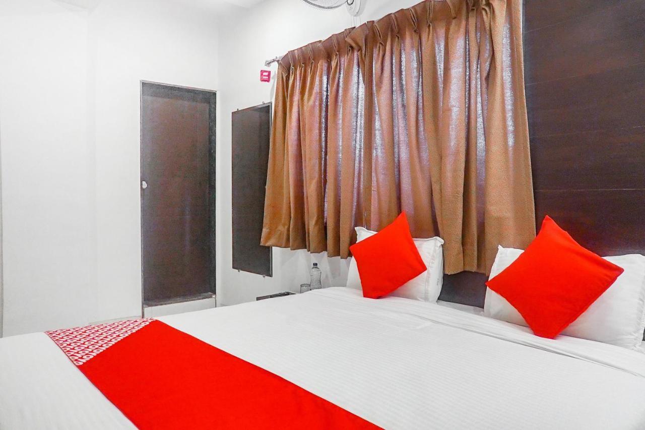 Oyo 15741 Z Inn Phursungi Extérieur photo