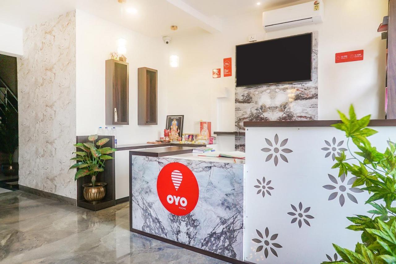 Oyo 15741 Z Inn Phursungi Extérieur photo