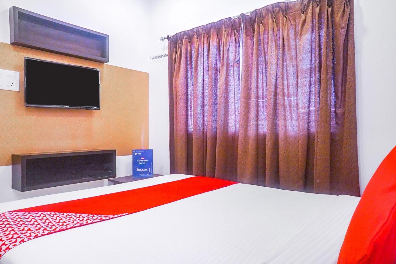 Oyo 15741 Z Inn Phursungi Extérieur photo