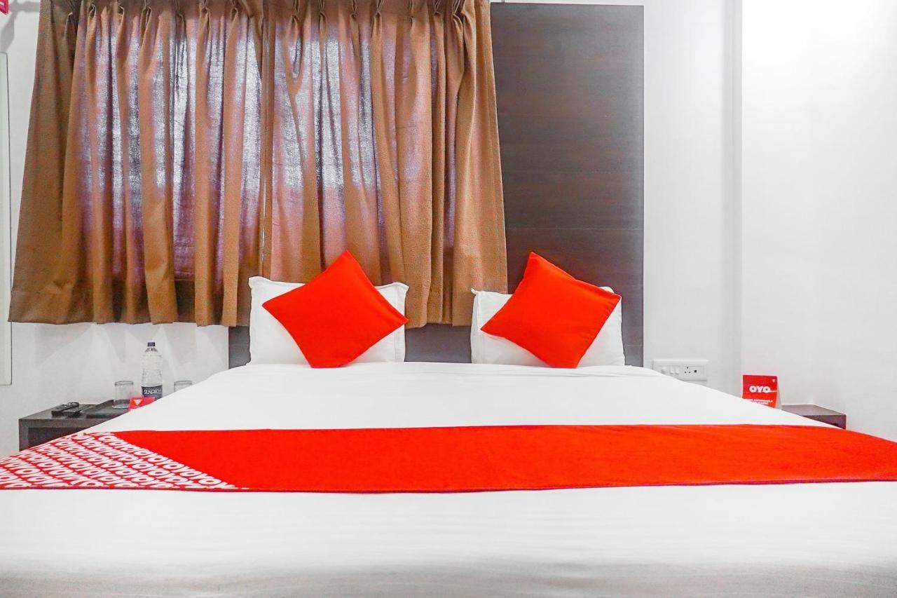 Oyo 15741 Z Inn Phursungi Extérieur photo