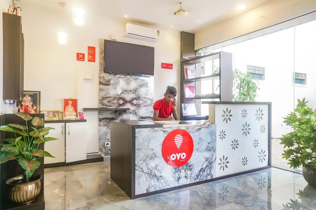 Oyo 15741 Z Inn Phursungi Extérieur photo